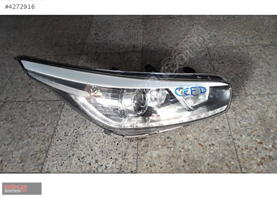 Orjinal LEDli KIA CEED Sağ Ön Far - Oto Çıkma Parçalar