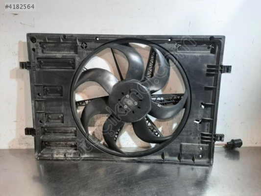 5Q0121203DE AUDİ A3 FAN MOTORU KOMPLE DAVLUMBAZLI