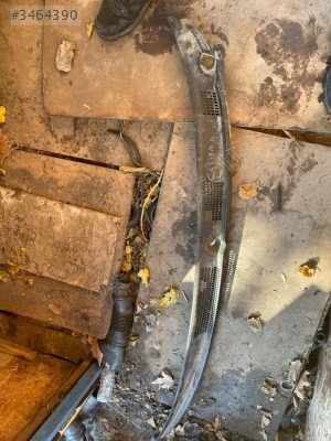 MITSUBISHI CARISMA  ÖN CAM İZGARASI GÜÇMANLAR