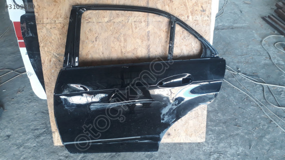 Mercedes E 212 KAPI MAKYAJSIZ SOL ARKA