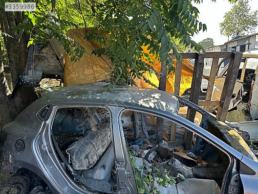 RENAULT CLİO 4 KESME TAVAN ARKA ÇAMURLUK ÜÇEL OTO ÇIKMA BURSA