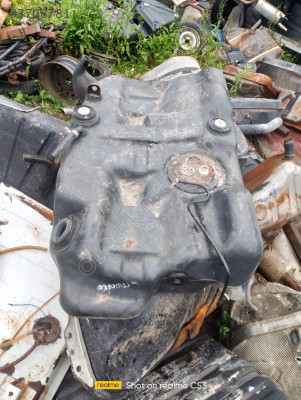 FORD MONDEO MK 1 YAKIT DEPOSU