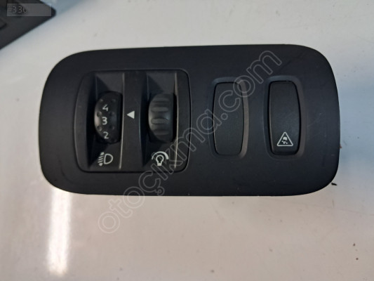 RENAULT MEGANE İKİ KONTROL DÜĞMELERİ