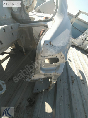 TOYOTA COROLLA 2015 ÇIKMA HAFİF HASARLI SAĞ ARKA ÇAMURLUK