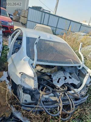 BMW 320 E90 KESME TAVAN-ARKA ÇAMURLUK-ÖN ŞASİ ÜÇEL OTO ÇIKMA
