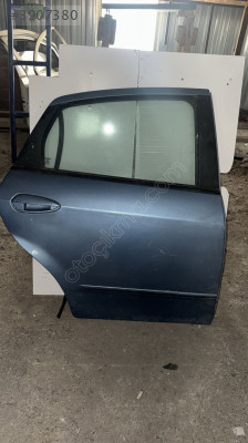 Fiat linea sağ arka kapı hatasız mavi