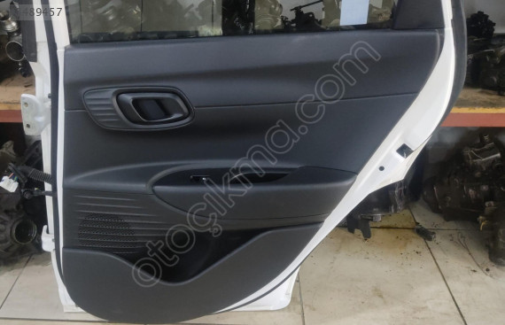 HYUNDAİ BAYON SAĞ ARKA KAPI DÖŞEMESİ