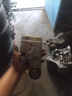 Ford focus fren yağı bidonu
