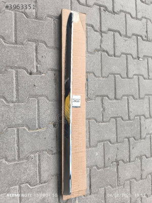 Clio 5 sağ ön kapı nikelaj çıtası orjinal