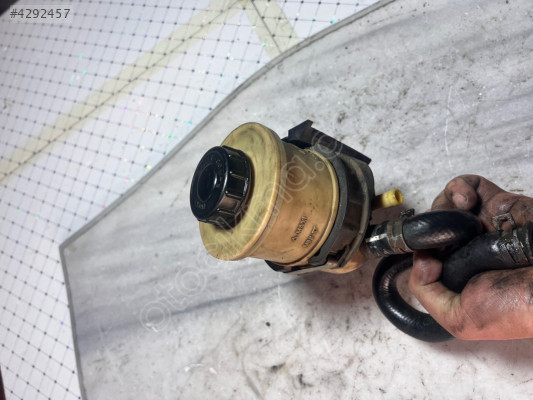 MEGANE 1.98 MODEL DİREKSİYON HİDROLİK YAĞ DEPOSU ORJİNAL ÇIKMA