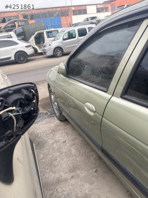 Megane 1 çıkma sol ön kapı