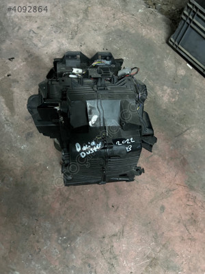 2022 duster kalorifer kutusu
