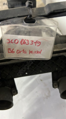 PASSAT B6 04-11 ÇIKMA VİTES ORTA KONSOLU -  3C0863319