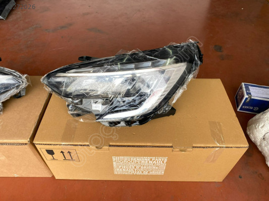 CLİO 5 SOL FAR ORJİNAL BEYİNLER DAHİL OEM:260606923R SIFIR