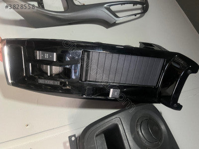 Citroen C4X Orta Konsol Çerçevesi