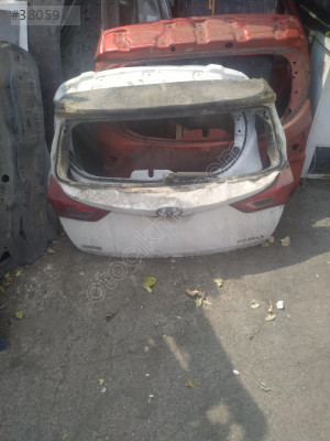 TOYOTA AURİS BAĞAJ KAPAĞI