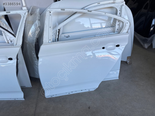 Passat b8 sol Arka Kapı beyaz hatasiz