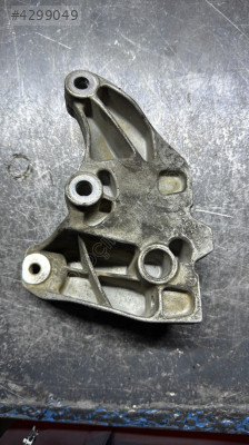 1K0 199 117 AP 1.9TDİ 5İLERİ MANUEL ŞANZIMAN KULAĞI ÇIKMA