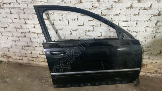 AUDİ A8 SAĞ ÖN KAPI