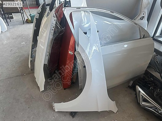 Passat b8 sol ön çamurluk beyaz orijinal