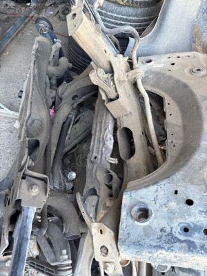 Renault fluence motor beşiği