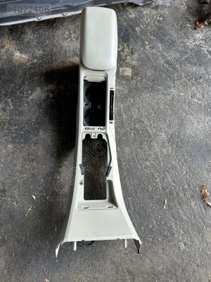 VOLVO V40 ORTA KONSOL ORJİNAL ÇIKMA PARÇA