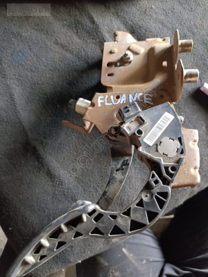 FLUENCE GAZ PEDALI