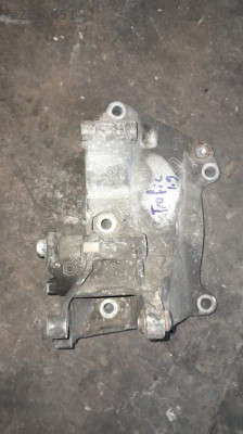 Renault trafik sarz dinamosu braketi yedek parça