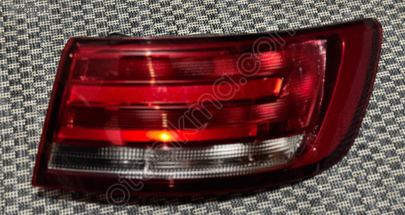 8W5945070 Audi A4 B9 Halojen Sağ Dış Stop