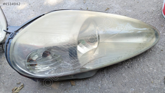 FIAT PUNTO SAĞ FAR ÇEVİK OTO ÇIKMA