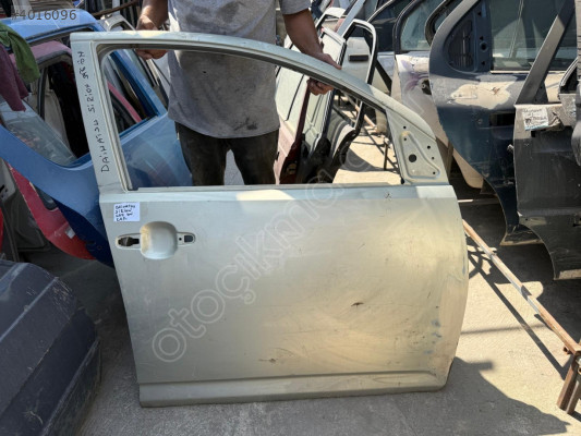 Orjinal Daihatsu Sirion Sağ Ön Kapı - Çıkma ve Temiz Ürün