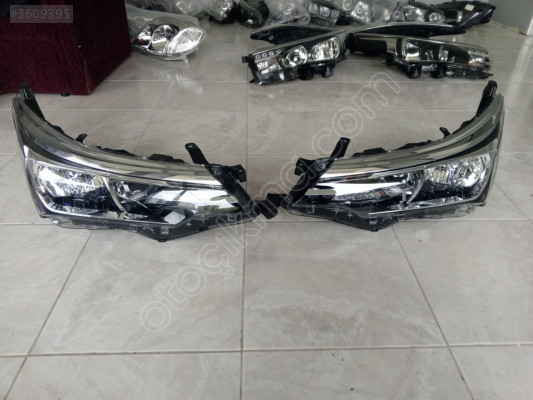 TOYOTA COROLLA İÇİN SAĞ ÖN FAR - ORJİNAL OTO ÇIKMA PARÇA