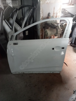 2018 model clio sol on kapı