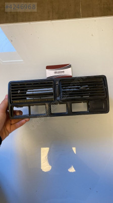 1J0819736C golf 4 bora göğüs orta havalandıma ızgarası