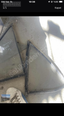 Tempra sol arka kelebek camı