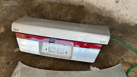 Hyundai elentra bagaj kapağı