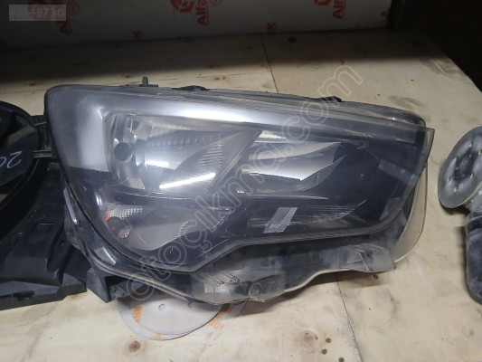 Toyota poo ctiy sağ far