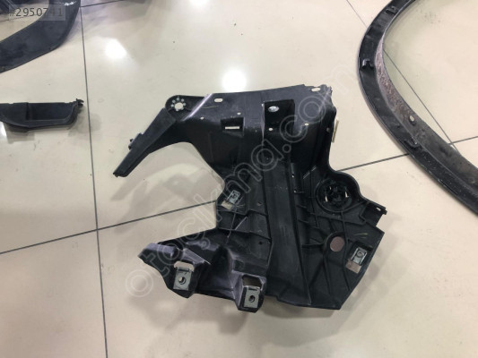 BMW X5 F15 F16 SOL ORTA ÇAMURLUK BRAKETİ 51657294543
