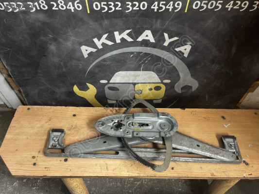 Volvo S40 Sağ ön Cam Krikosu Orjinal Çıkma