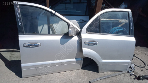 KİA SORENTO SAĞ ÖN KAPI