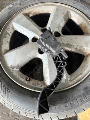 FORD FOCUS 2 ELEKTİRİKLİ GAZ PEDALI