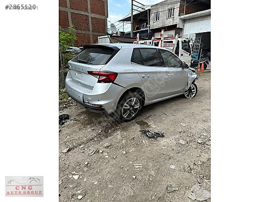skoda fabia 2023 model sağ arka kapi