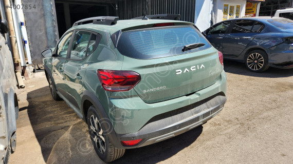 DACİA SANDERO ORJİNAL ÇIKMA SOL ÖN ARKA KAPI