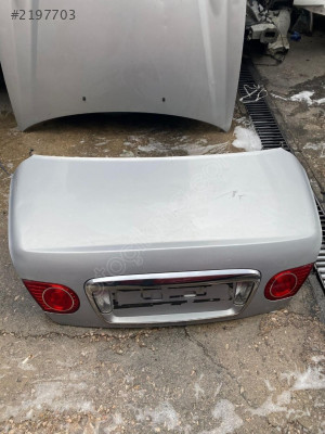 Kia opirus dolu bagaj kapağı