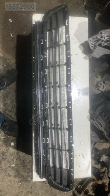5G0853677A Vw golf 7 ön tampon orta ızgara