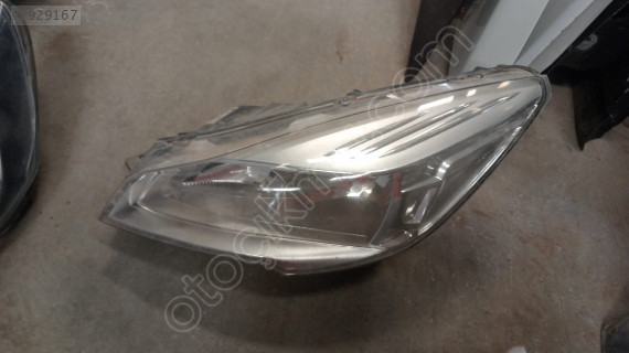 ford kuga sol far