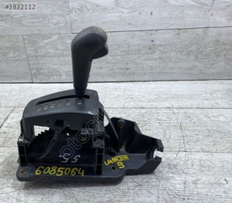 Mitsubishi Colt Vites seçici trim MR263035