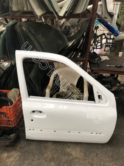 Clio sağ ön kapı