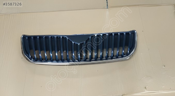 SKODA SUPER B 2008-2013 ARASI TAMPON PANJURU SİYAH KROM ÇERCEVELİ