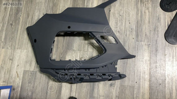 Q3 ÖN TAMPON SAĞ 83A807438 SIFIR İTHAL YENİ KASA ÇAĞRI OTO